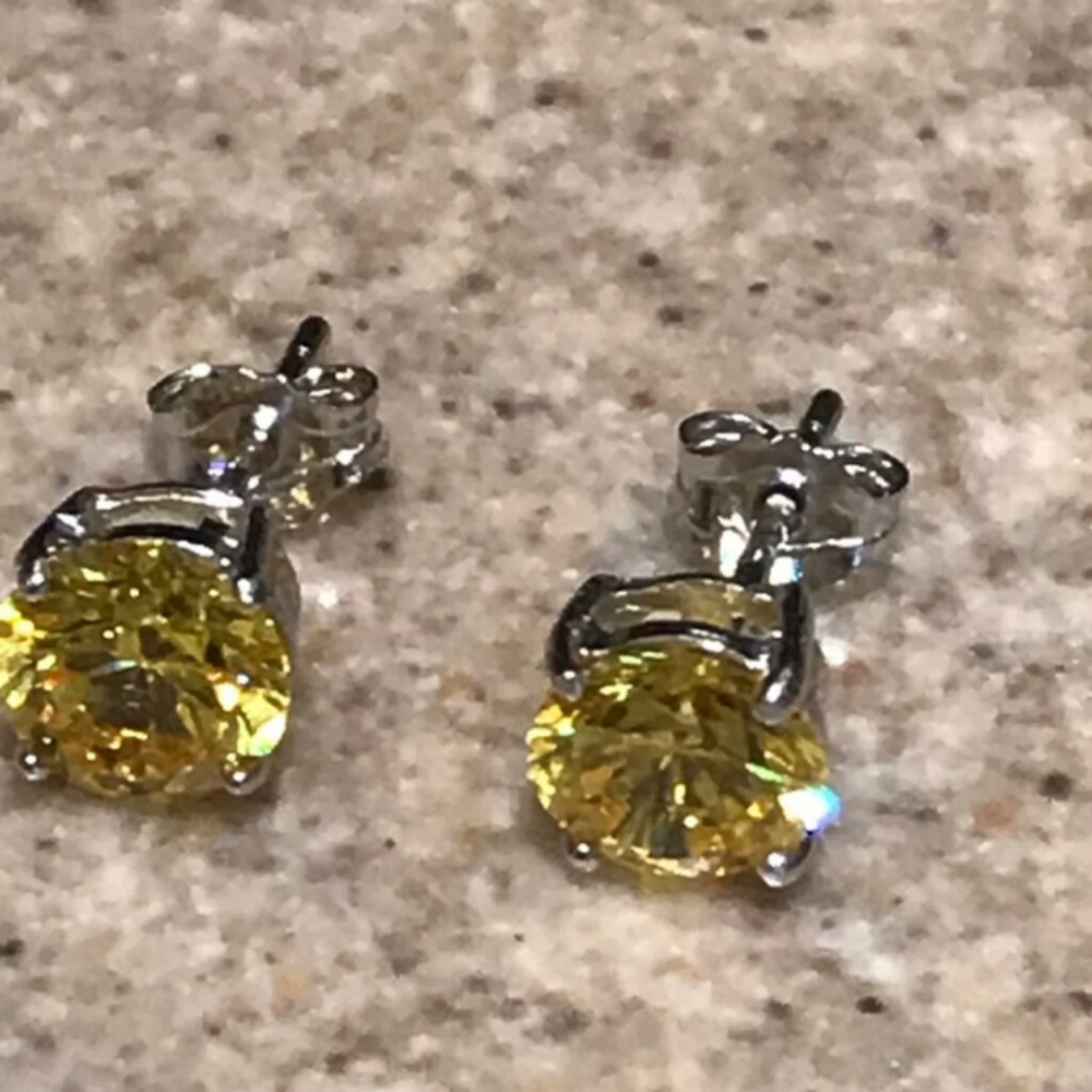 🌾 Lab Created Diamond Studs